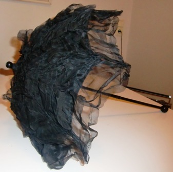 xxM33M 1850-60 silk and lace Folding Parasol